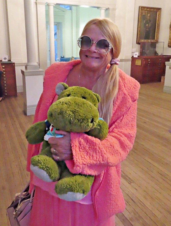 8-Penny Lobb and Dyno hippo